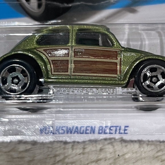 Brand New Hot Wheel Volkswagen Beetle in Green Unopened Condition - Picture 3 of 6